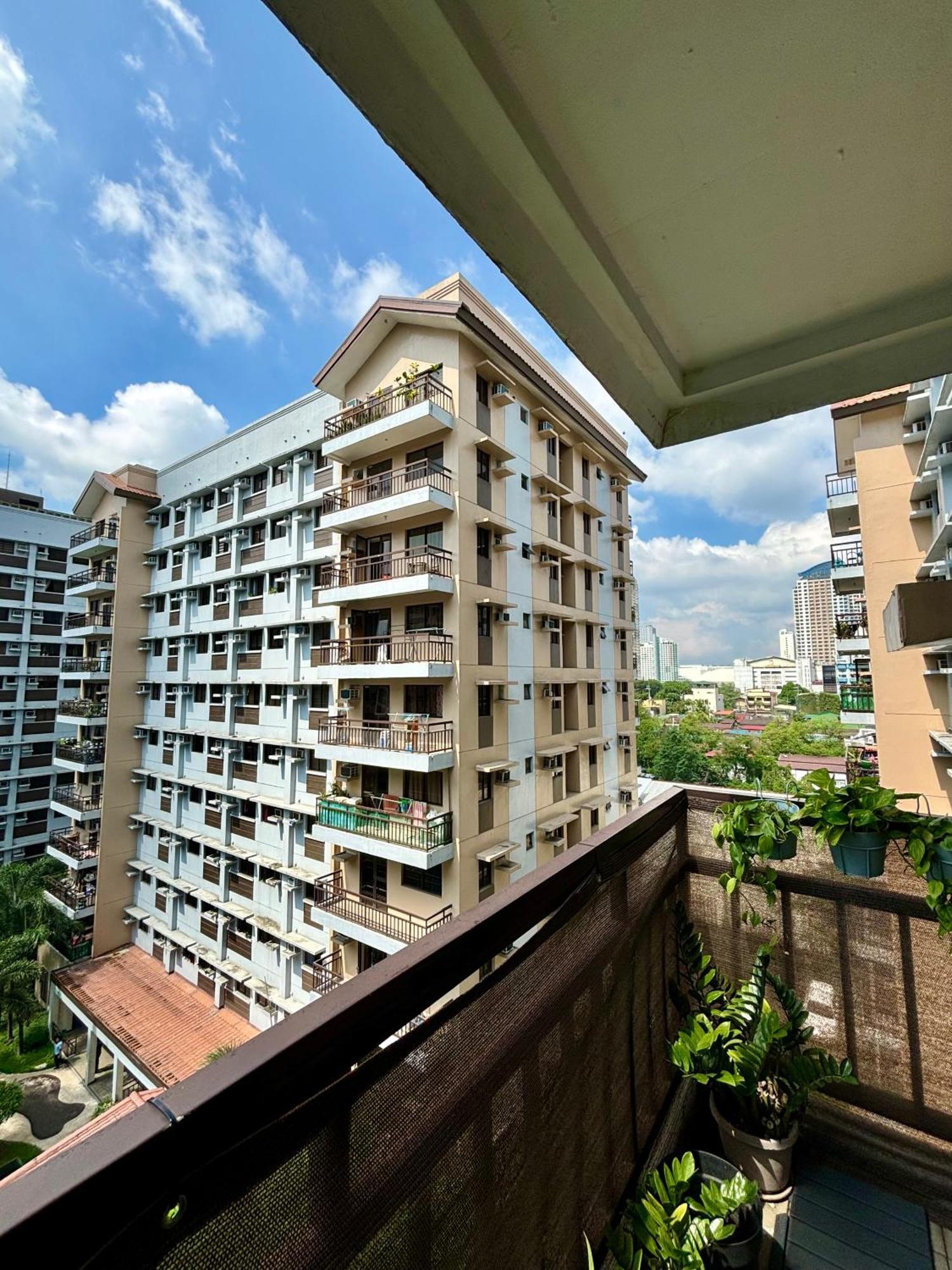 Apartment Cozy And Quiet Space With Pool Access Manila