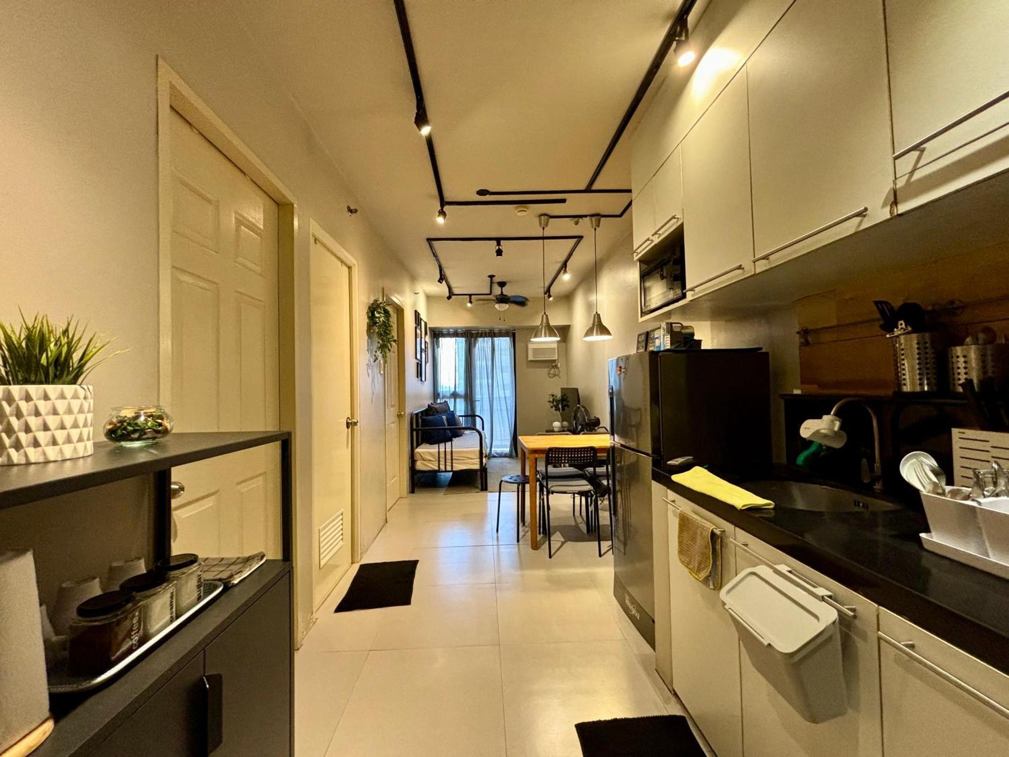 Cozy And Quiet Space With Pool Access Apartment Manila